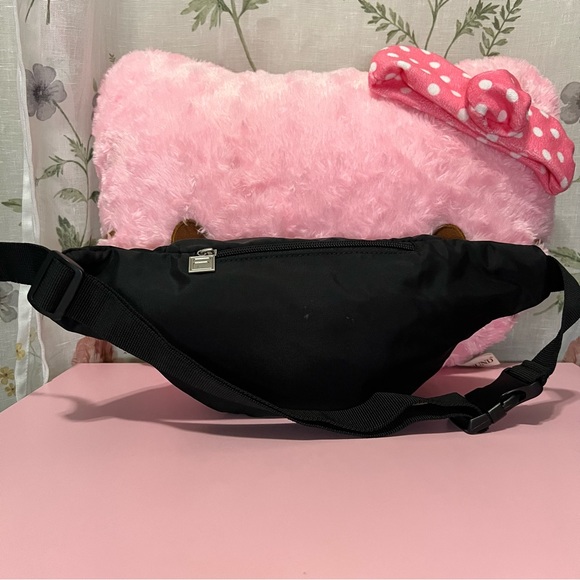 *****SOLD ***** FILA UNISEX BLACK FANNY PACK - Picture 3 of 3